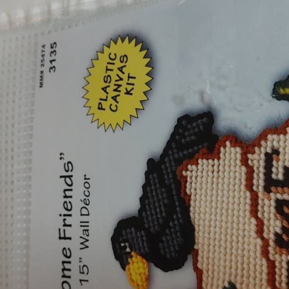 NEW Welcome Friends Wall decor kit - Picture 4 of 7